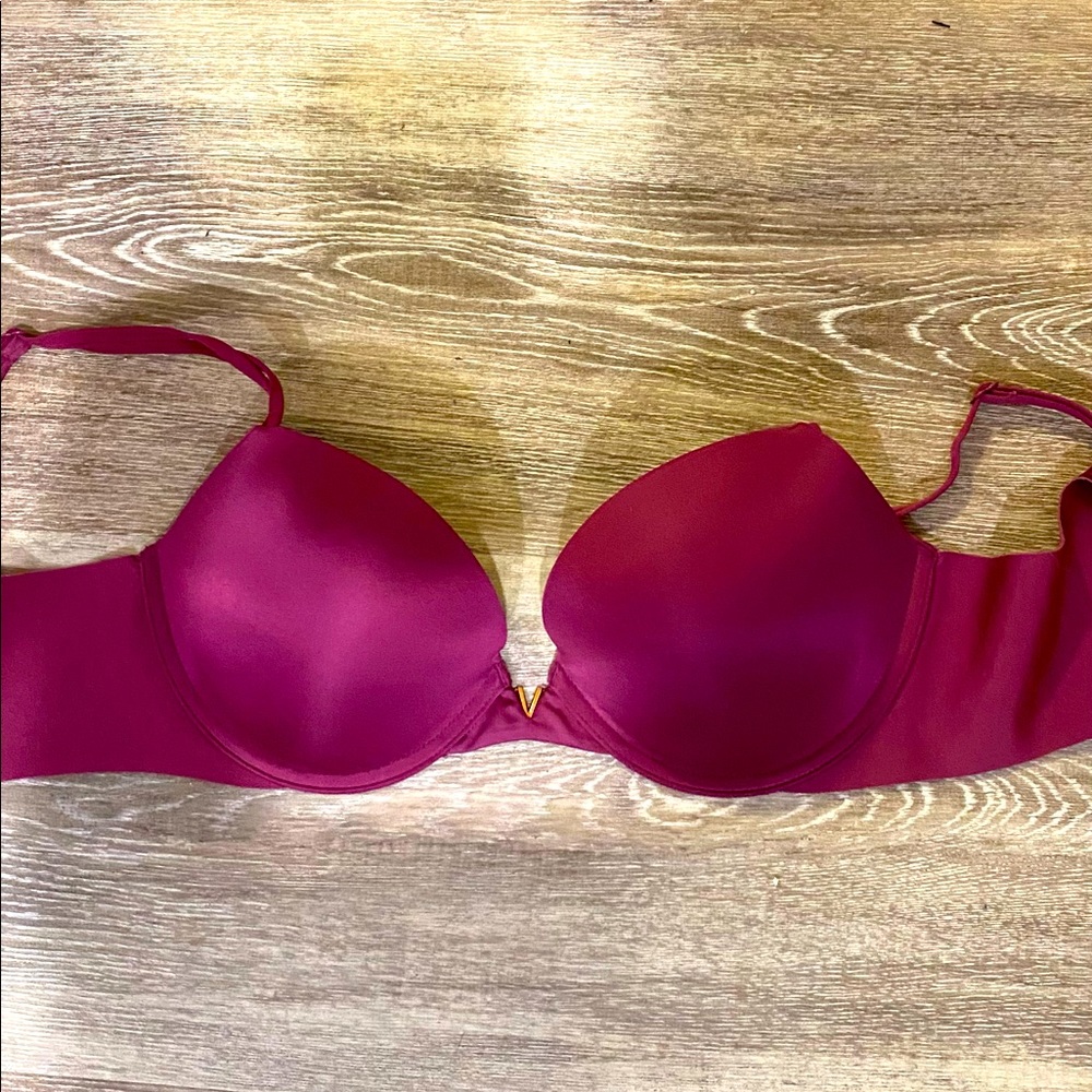 32 DD Victoria’s Secret Push Up Bra Burgundy
